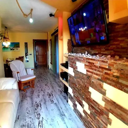 Apartment Premium Oceanside Apartment, Pool, Parking