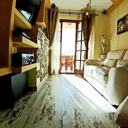 Apartment Premium Oceanside Apartment, Pool, Parking