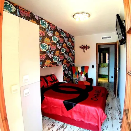 Apartment Premium Oceanside Apartment, Pool, Parking Port Saplaya