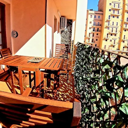 Apartment Premium Oceanside Apartment, Pool, Parking *