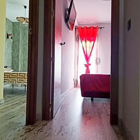 Premium Oceanside Apartment, Pool, Parking *