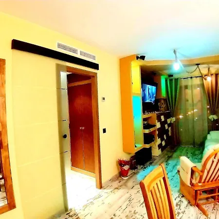 Premium Oceanside Apartment, Pool, Parking *